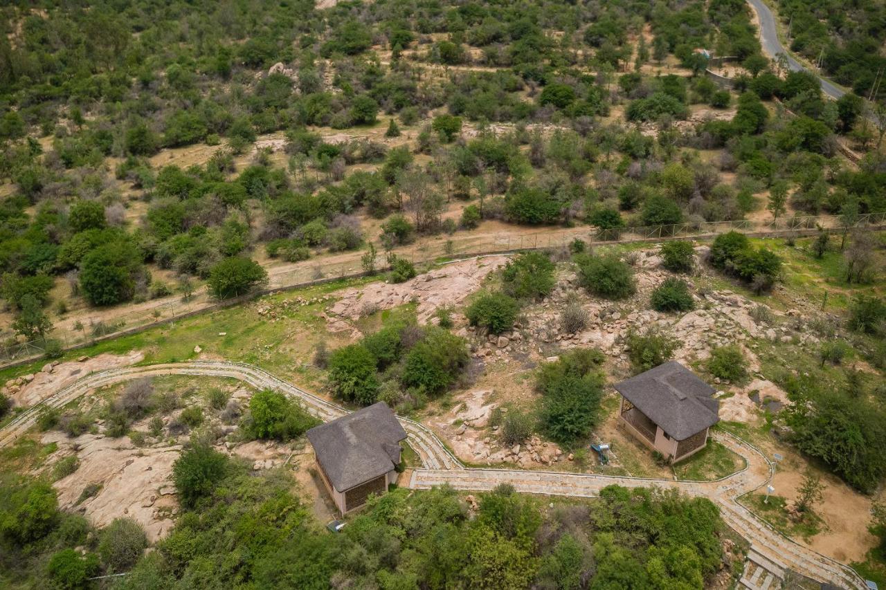 Hampi Heritage & Wilderness Resort-Jungle Lodges Bellary Esterno foto